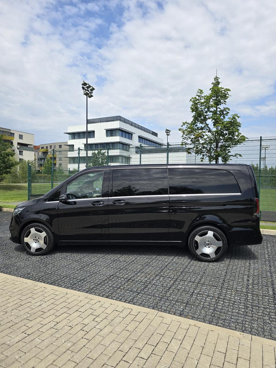 Minivan