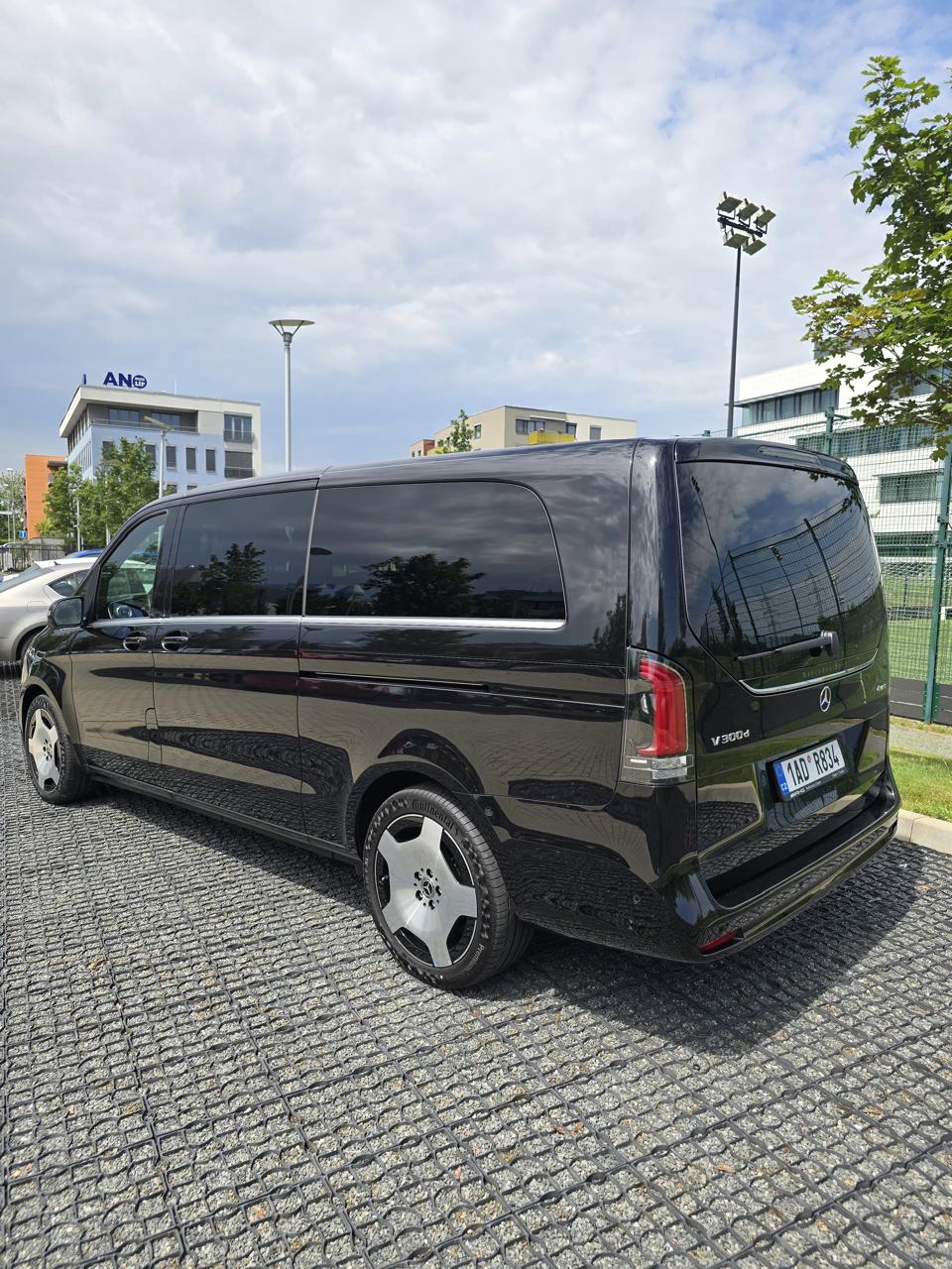 Minivan